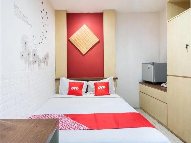 Super Oyo Flagship 91863 Metro House Hotel Surabaia Exterior foto