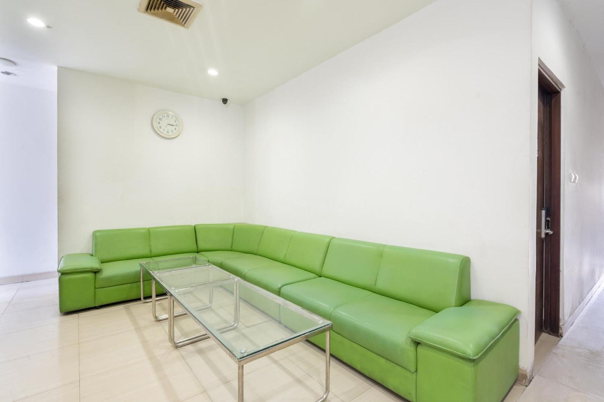 Super Oyo Flagship 91863 Metro House Hotel Surabaia Exterior foto