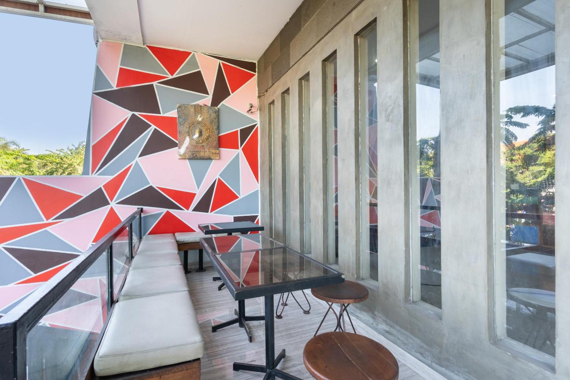 Super Oyo Flagship 91863 Metro House Hotel Surabaia Exterior foto
