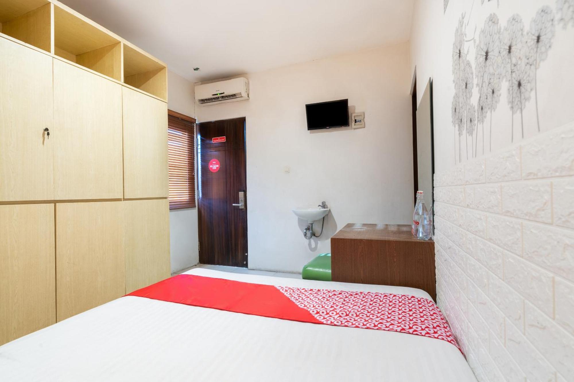 Super Oyo Flagship 91863 Metro House Hotel Surabaia Exterior foto