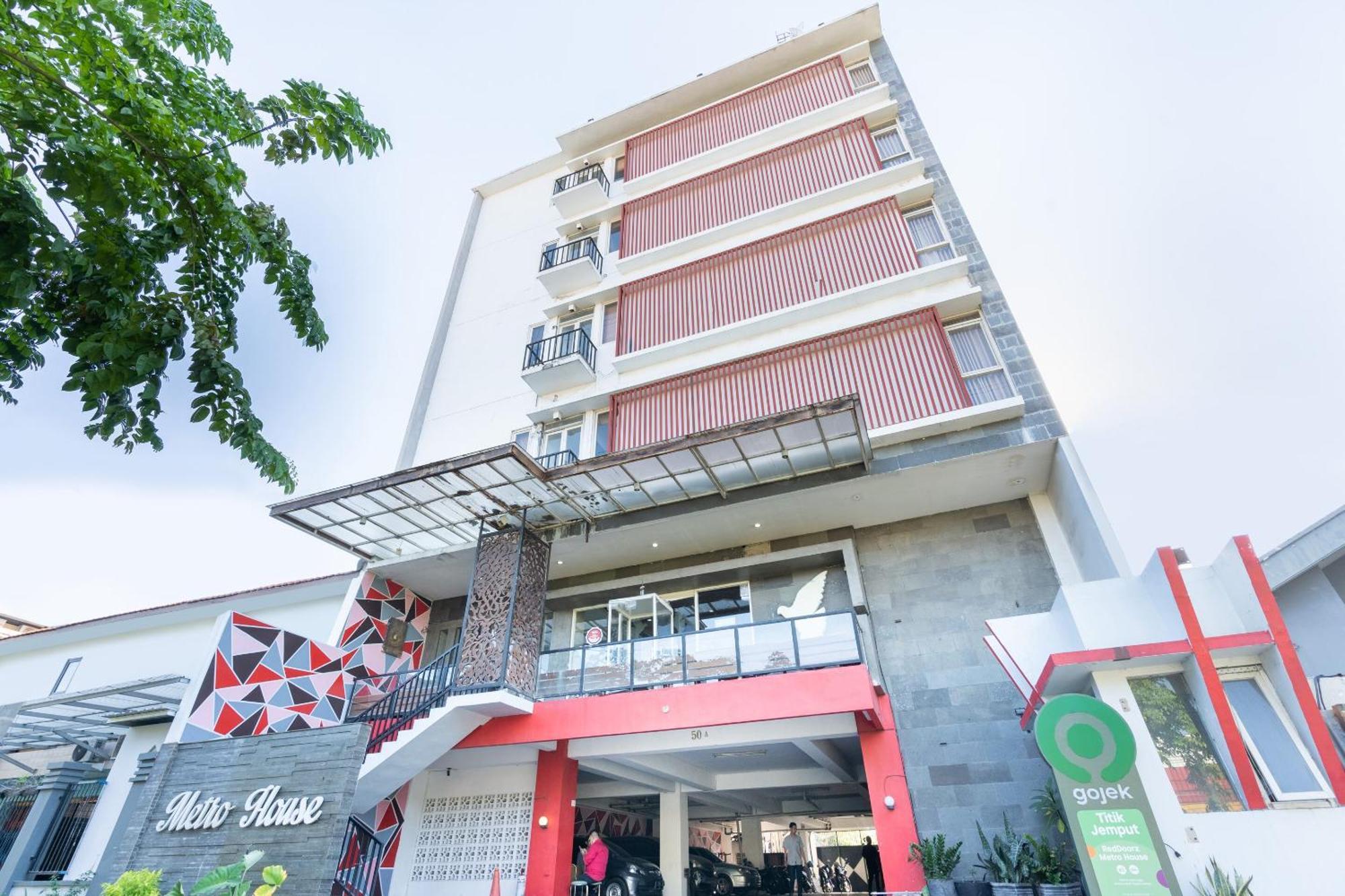 Super Oyo Flagship 91863 Metro House Hotel Surabaia Exterior foto